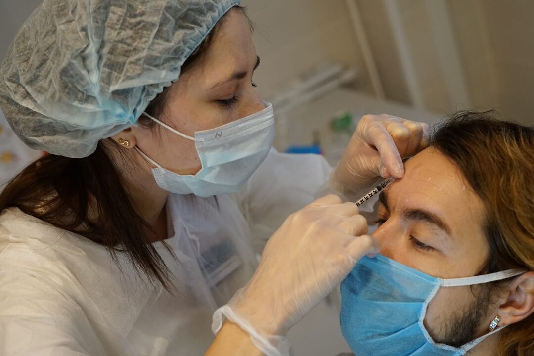 Botuloterapie - injekční procedura pro omlazení pokožky obličeje