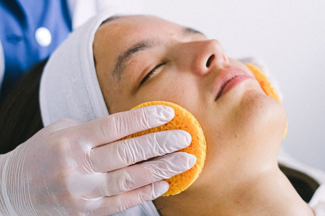 Hluboké čištění pokožky obličeje - nezbytný postup od 30 let